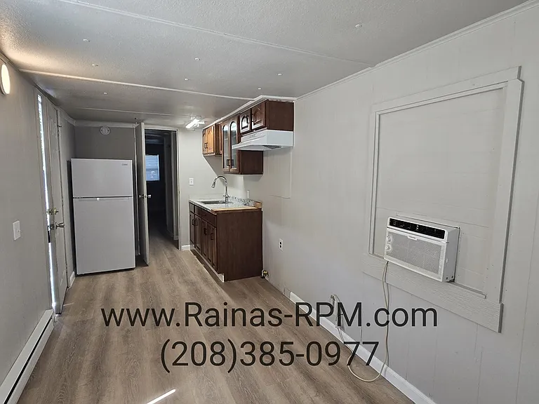 300 E 43rd St — Photo 3