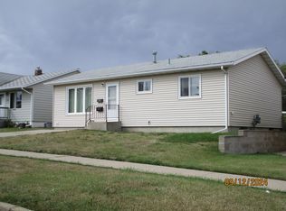 1216 5th St SW, Minot, ND 58701