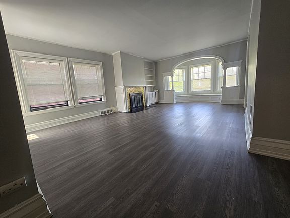 3rd image of 381 Linwood Ave APT 4