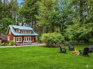 9823 NE Rose Trail Ln, Bainbridge Island, WA