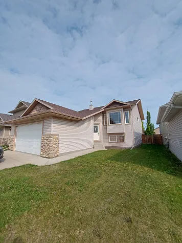 100 Isherwood Close — Photo 1