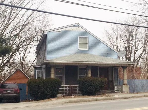 27 Northern Dr, Troy, NY 12182