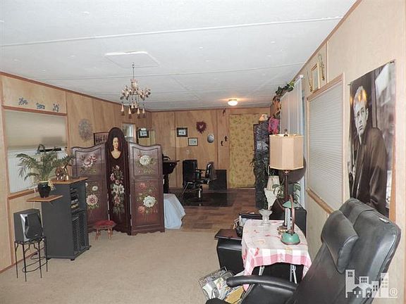 5th image of 1036 Hickory Dr NE