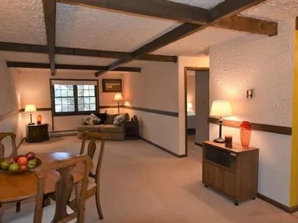 42 Swanson Ct APT 33A, Boxboro, MA 01719