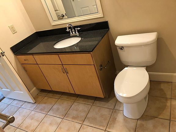 4th image of 3031 Eden Ave Floor 1