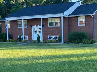 270 Forest Rd, Hurricane, WV 25526