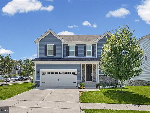 3rd image of 415 Crystal Downs Ct