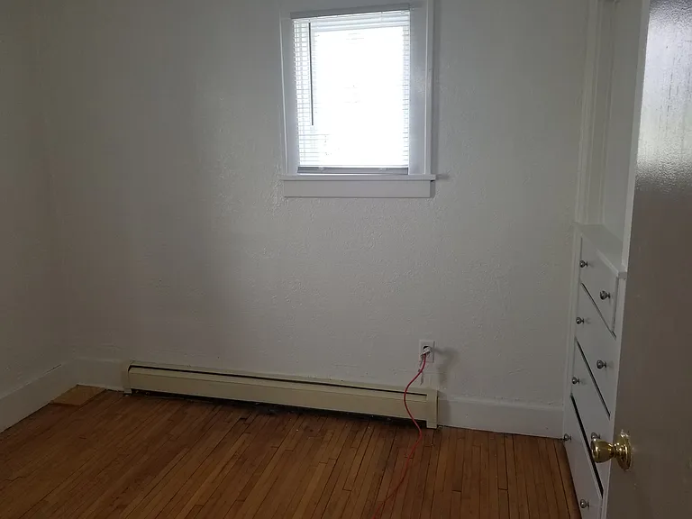 112 5th St S #1 — Photo 4