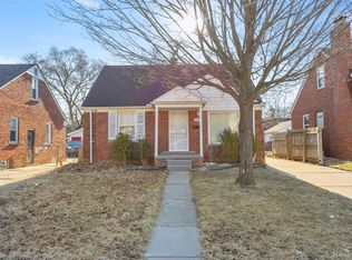 12674 Riad St, Grosse Pointe, MI 48224