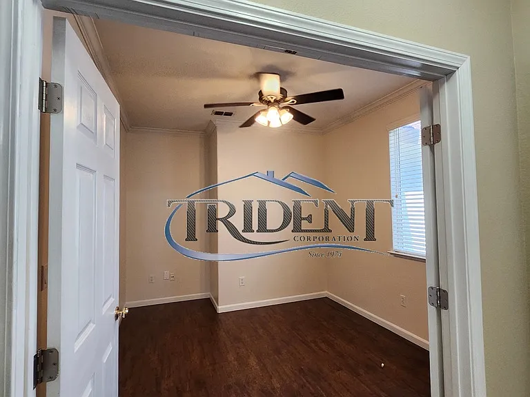 1715 Shoreline Dr — Photo 6