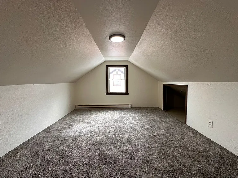 335 14th Ave — Photo 24