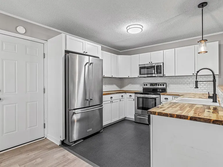 103 Balsam Rd — Photo 11