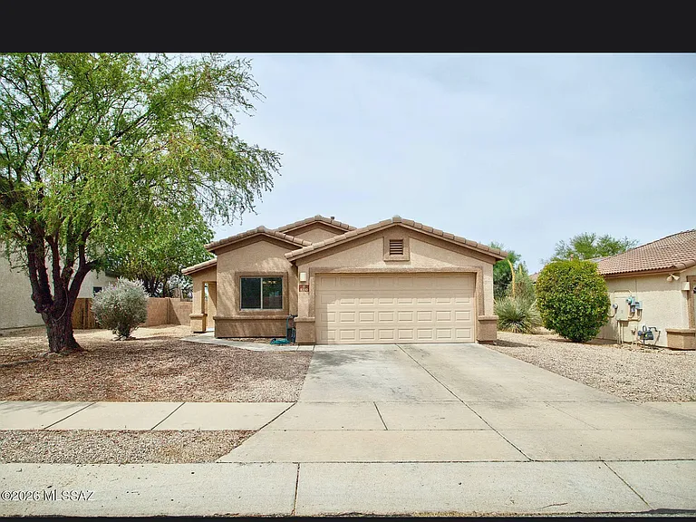 8330 S Camino Serpe — Photo 1