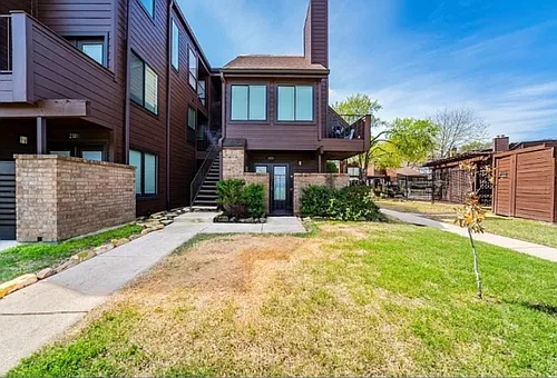 1704 Baird Farm Cir Photo 1