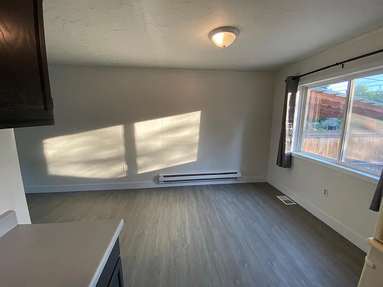 1411 McPherson Ave — Photo 9