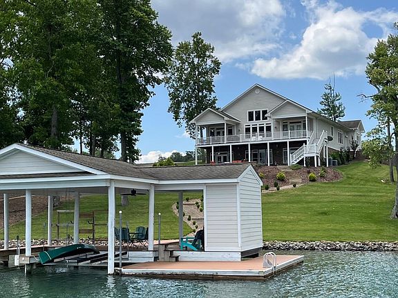 2nd image of 903 Compass Cove Cir