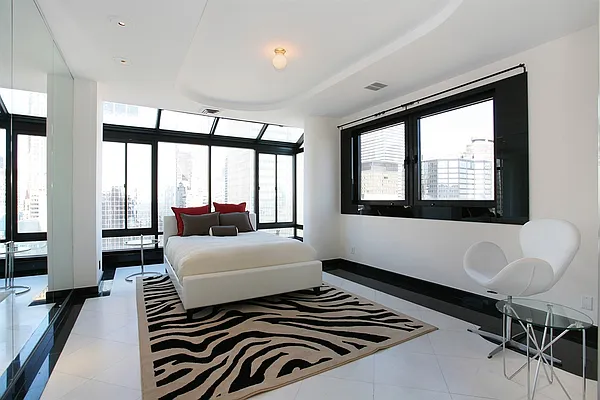 Sold by Corcoran | media 47