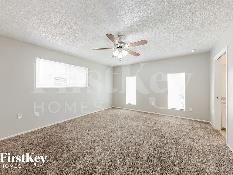 3816 W Northern Ave — Photo 8