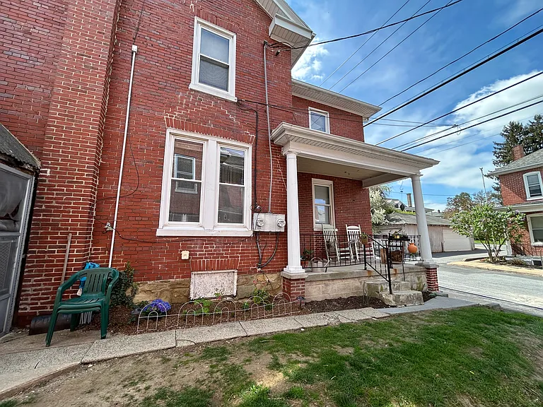 23 N Poplar St #101 — Photo 1
