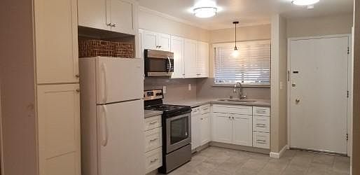 3rd image of 863 Palomino Dr APT B