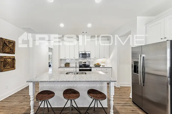 3 bed, 2.0 bath, 1564 sqft, $1,849 — Photo 4