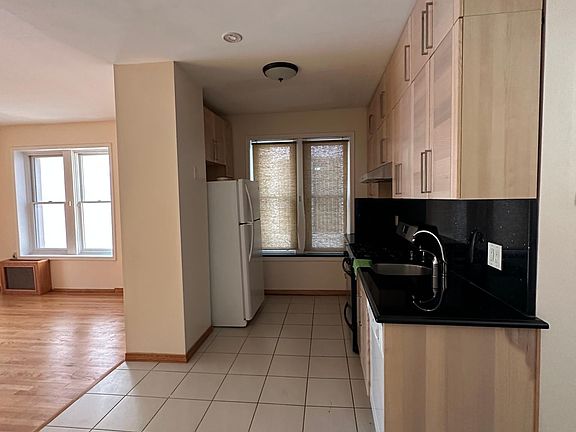 5th image of 2317 E 21st St #1