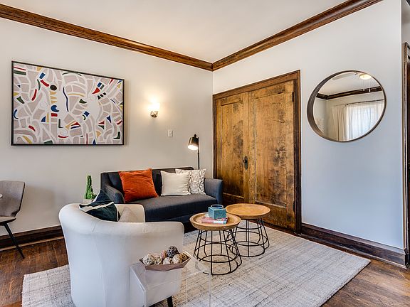 4th image of 1363 E 53rd St #309