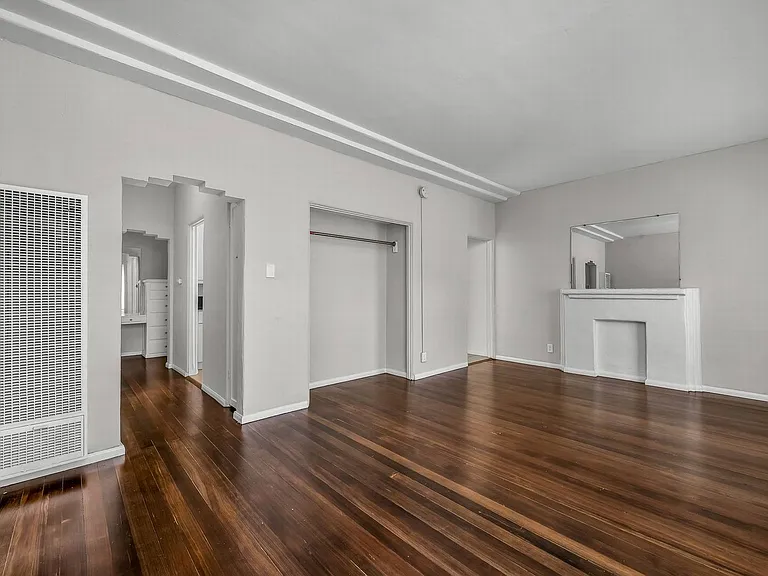 135 N La Peer Dr #7 — Photo 6