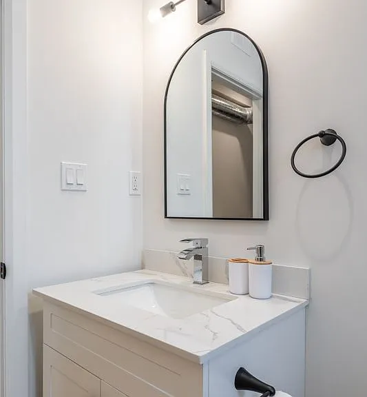 113 Catharine St N #1 — Photo 13