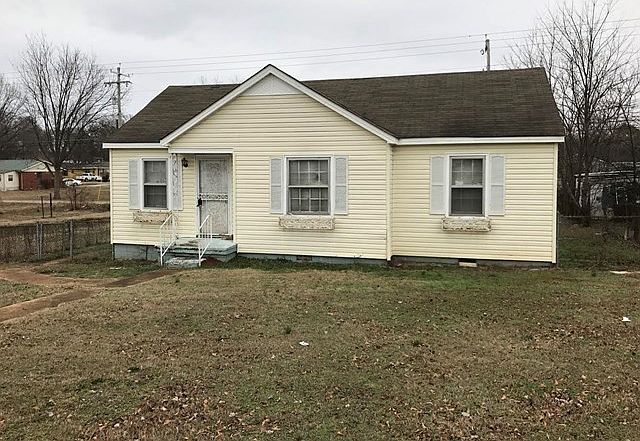 2nd image of 901 Nashville Ave