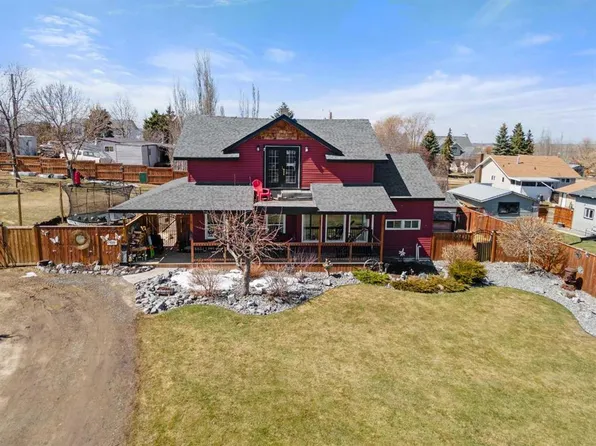 117 E James St, Bittern Lake, AB T0C 0L0
