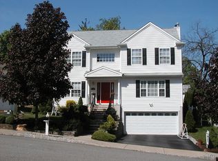 10 Gregory Dr, Boonton, NJ 07005