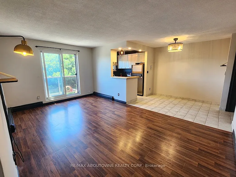 2373 King St E #51 — Photo 8