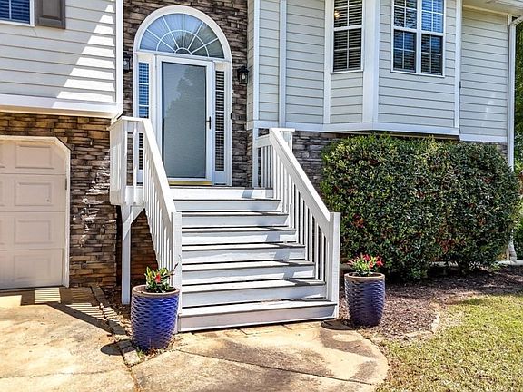 4th image of 35 Meadowbridge Dr SW