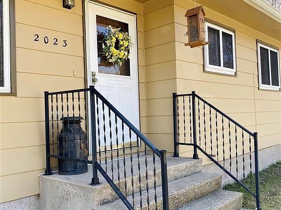 2nd image of 2023 Montgomery St