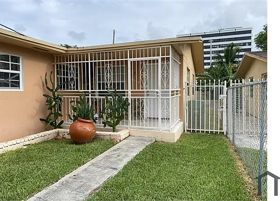 3 bed, 1400 sqft, $3,000 — Photo 1