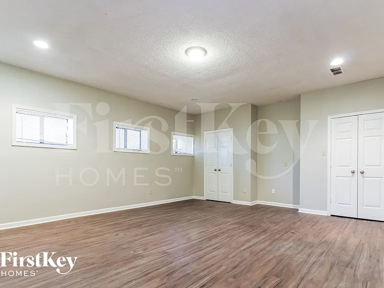 2084 Littlemore Dr — Photo 12