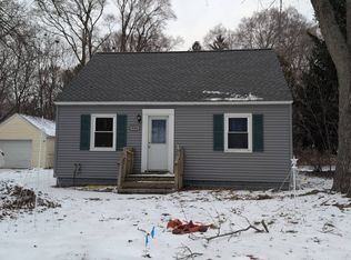 954 Wilson Ave, Norton Shores, MI