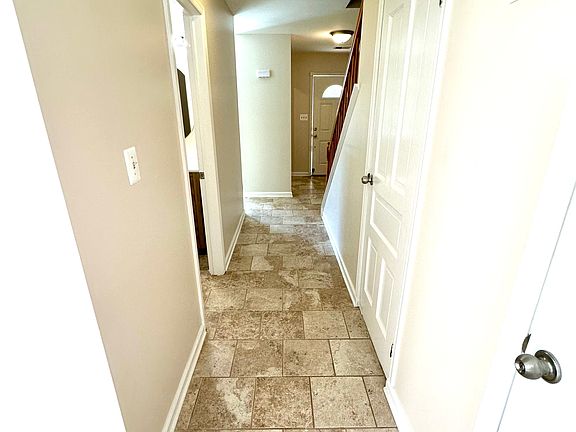 5th image of 103 Brewster Cir