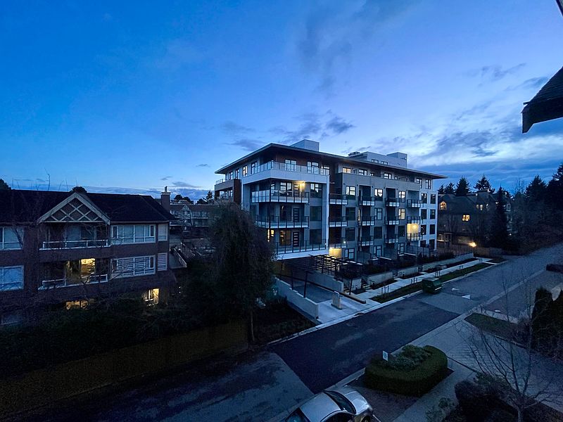 Surrey Apartment for rent - 2 Bedrooms — photo 13