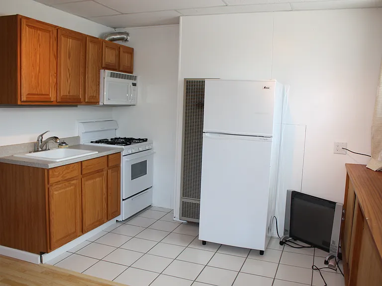 661 E Meadow Dr — Photo 8