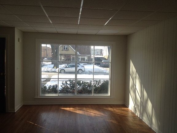 2nd image of 3233 Lincoln St
