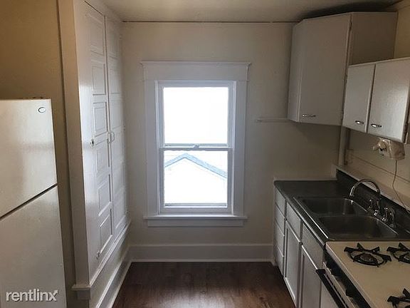 Kitchen complete with pantry!