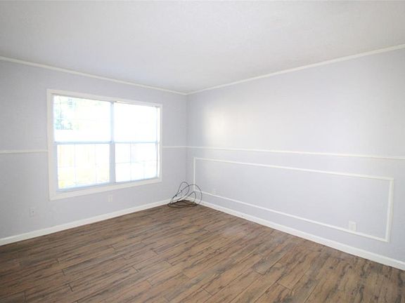 3rd image of 506 N 3rd St APT 3