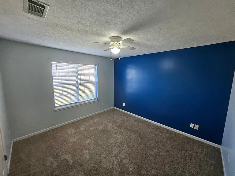 2018 Hickory Dr — Photo 12