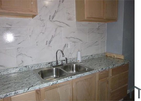 3rd image of 4921 Cortland St