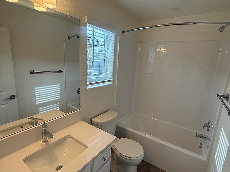1519 Redbrick Ln — Photo 30