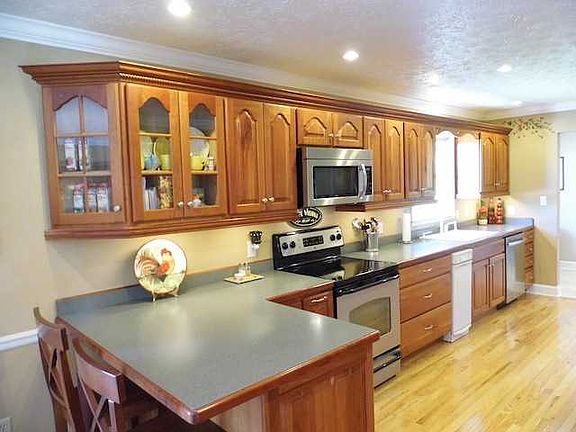 2nd image of 4351 Whitecliff St
