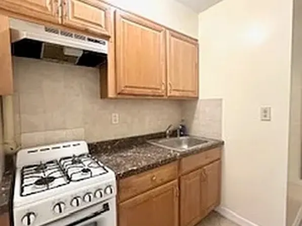 31-71 41st Street image 2 of 4