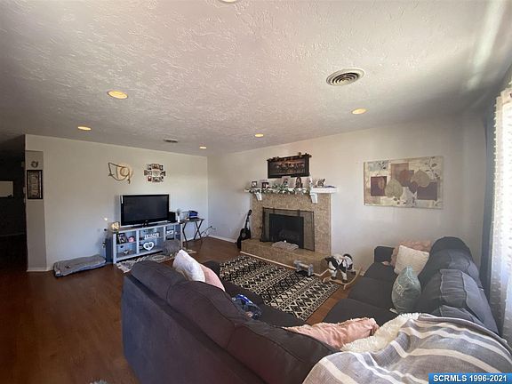 2nd image of 1342 North Loop